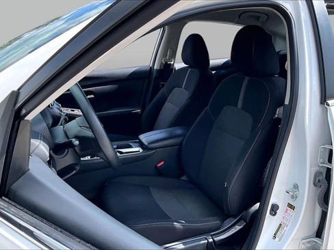 Used 2024 Nissan Sentra SV FWD image 8