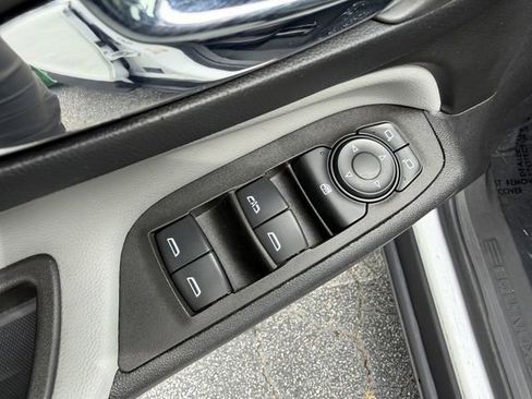 Used 2023 Chevrolet Equinox LS FWD image 11