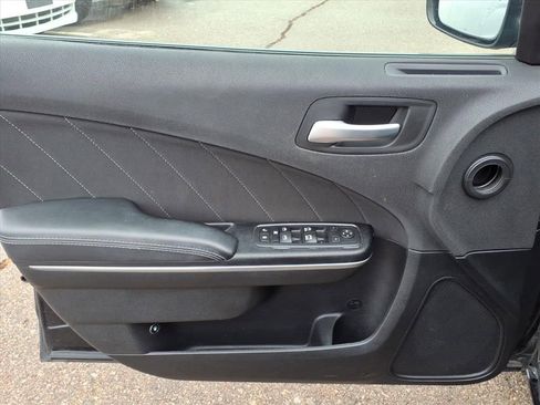 Used 2017 Dodge Charger SXT image 13