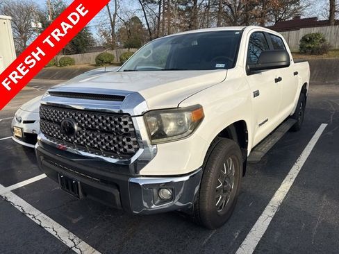 Used 2018 Toyota Tundra SR5 w/ SR5 Upgrade Package image 3