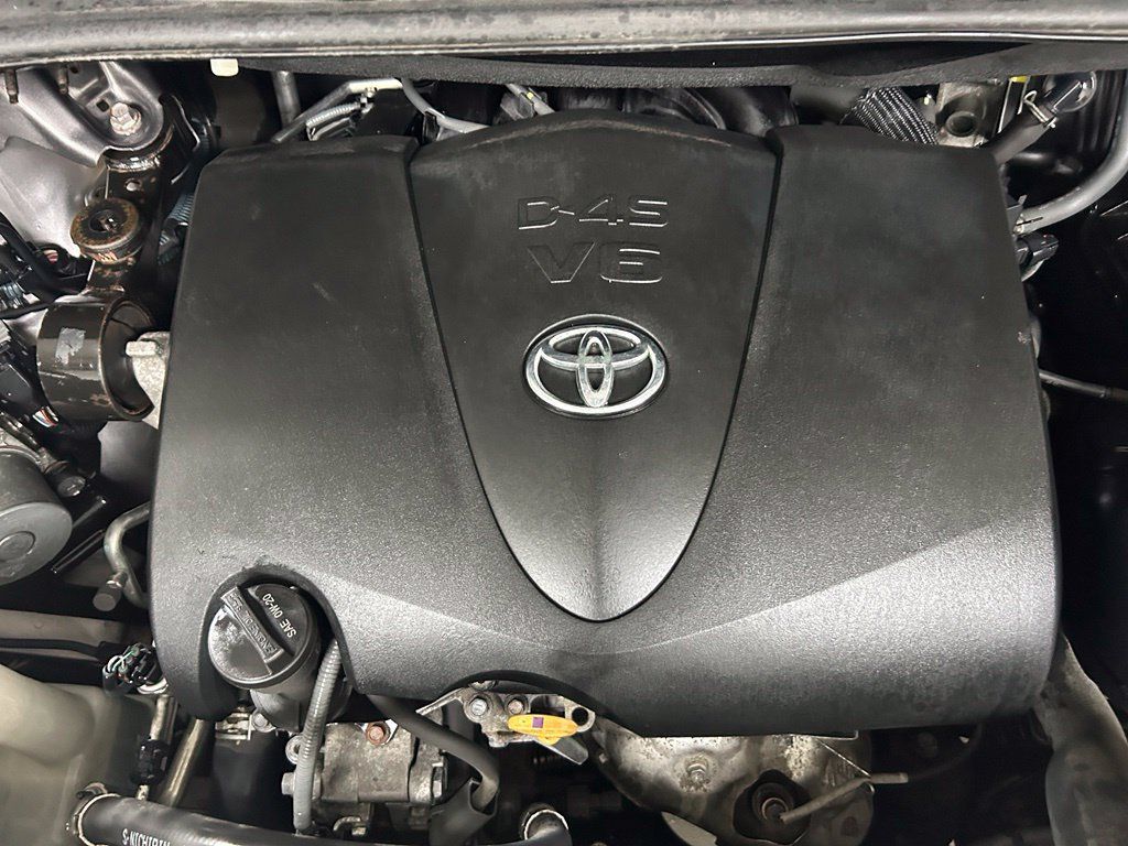 Used 2017 Toyota Sienna XLE w/ XLE Navigation Package FWD image 10