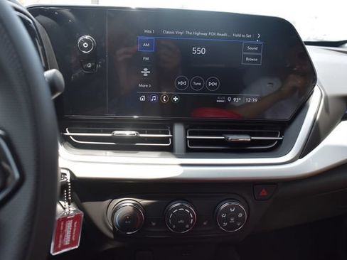 New 2026 Chevrolet Trax LS w/ LS Convenience Package FWD image 25
