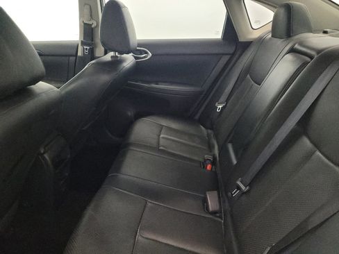 Used 2019 Nissan Sentra SR w/ Premium Package (SR) FWD image 18