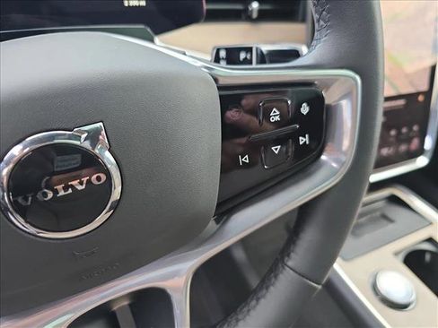 Used 2025 Volvo EX90 Ultra AWD/4WD image 19