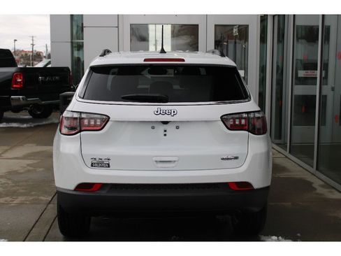 New 2026 Jeep Compass Latitude image 8