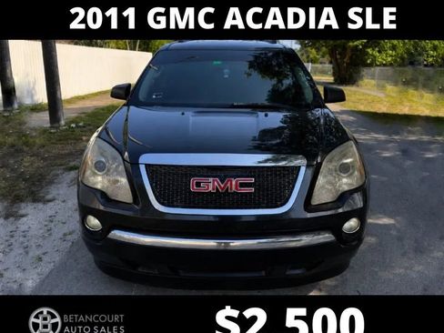 Used 2011 GMC Acadia SLE FWD image 1