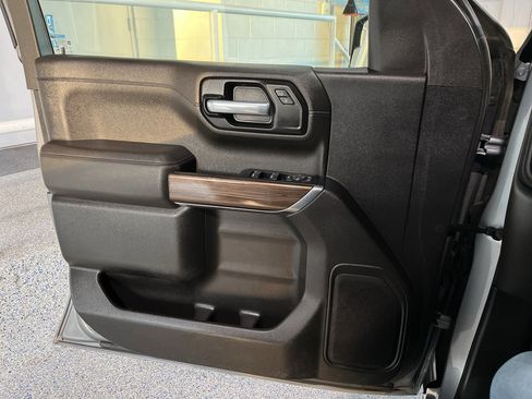 Used 2021 Chevrolet Silverado 1500 RST image 24