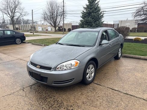 Used 2008 Chevrolet Impala LT FWD image 3