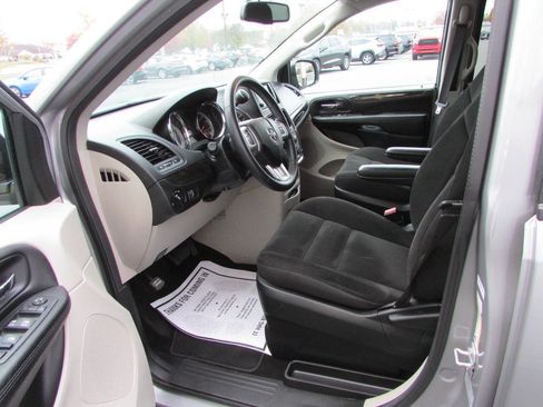 Used 2017 Dodge Grand Caravan SE w/ Power Window Group image 7