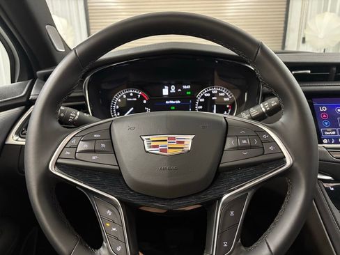 Certified 2025 Cadillac XT5 Premium Luxury image 24