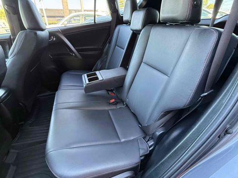 Used 2018 Toyota RAV4 SE w/ All Weather Liner Package FWD image 96