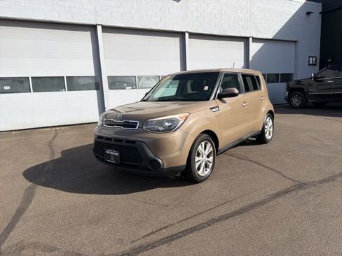 Used 2015 Kia Soul + image 19