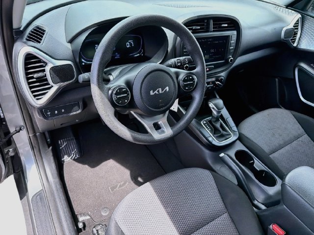 Used 2024 Kia Soul LX w/ Option Group 015 FWD image 9