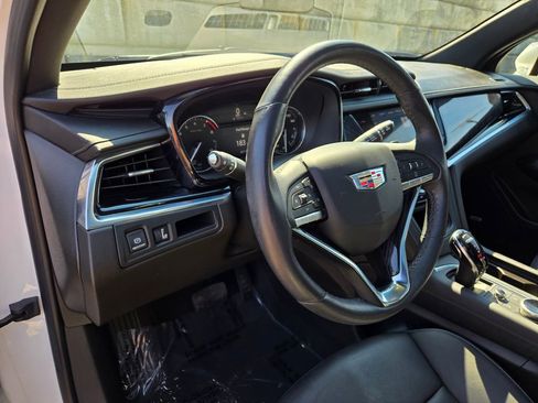 Used 2022 Cadillac XT6 Premium Luxury image 23