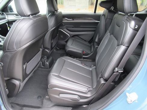 New 2026 Jeep Grand Cherokee L Limited RWD image 33