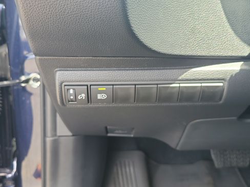 Used 2025 Toyota Corolla LE FWD image 26