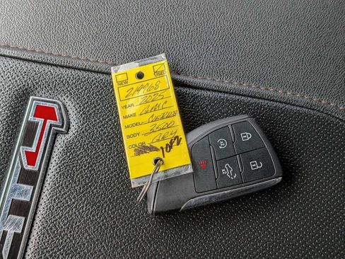 Used 2025 GMC Sierra 3500 AT4 w/ AT4 Premium Plus Package image 34