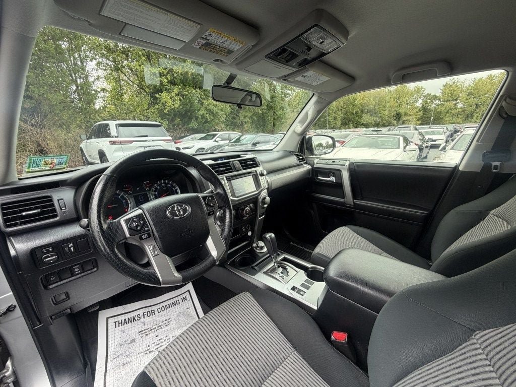 Used 2018 Toyota 4Runner SR5 AWD/4WD image 25