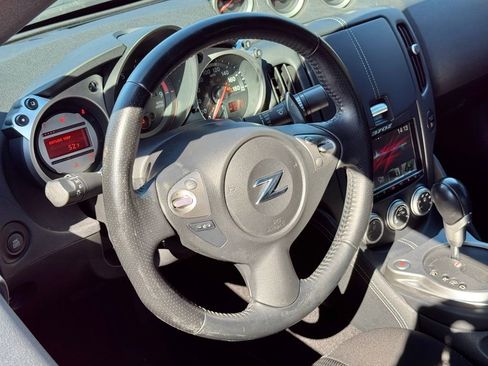 Used 2009 Nissan 370Z Touring w/ Aerodynamics Pkg image 14