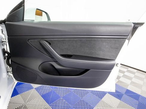 Used 2018 Tesla Model 3 Long Range image 15