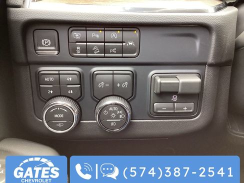 New 2026 Chevrolet Suburban High Country AWD/4WD image 19