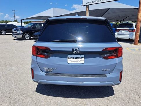 Used 2025 Honda Odyssey Sport-L image 8