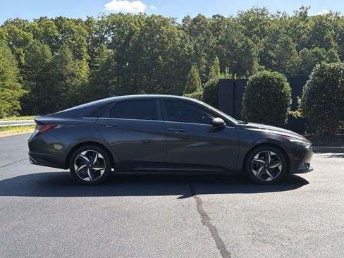 Used 2021 Hyundai Elantra Limited FWD image 5
