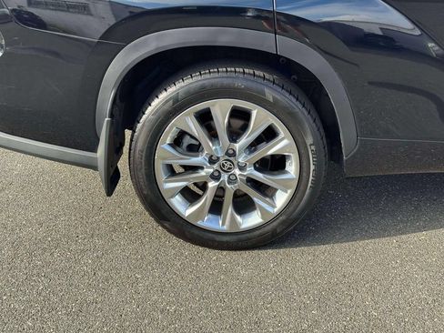 Used 2023 Toyota Highlander Limited AWD/4WD image 10