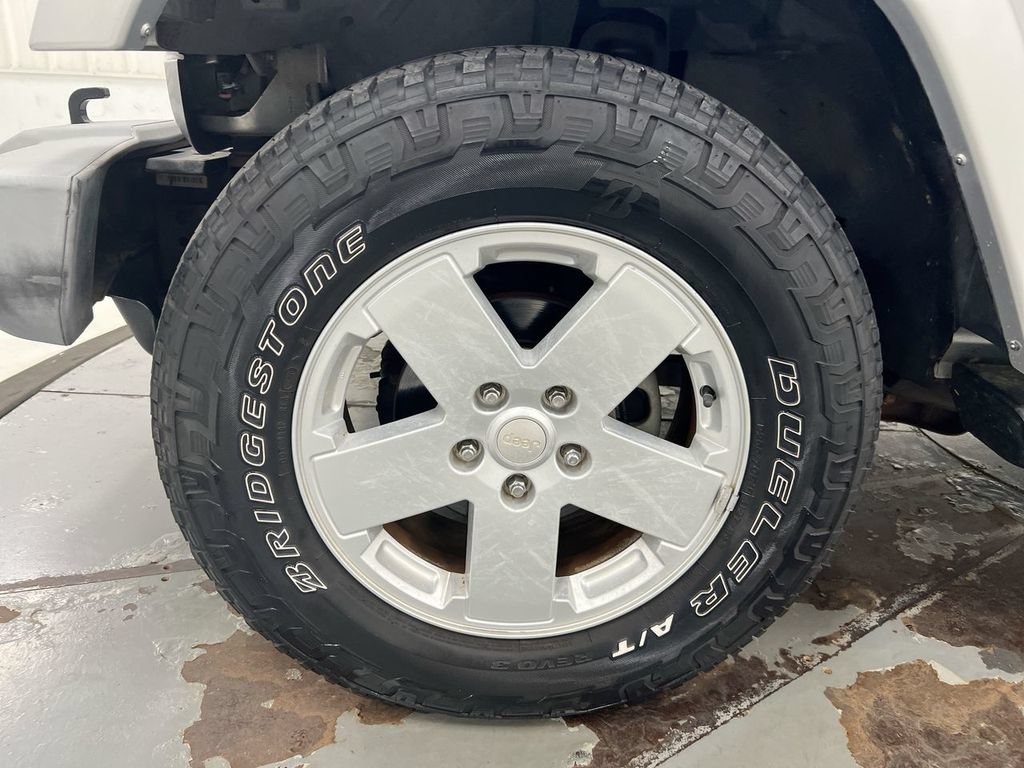 Used 2007 Jeep Wrangler Unlimited Sahara RWD image 24