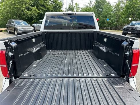 Certified 2025 Toyota Tacoma TRD Off-Road AWD/4WD image 18