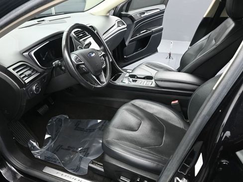 Used 2019 Ford Fusion Titanium image 15
