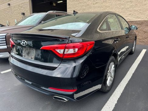 Used 2016 Hyundai Sonata SE w/ Cargo Package FWD image 2