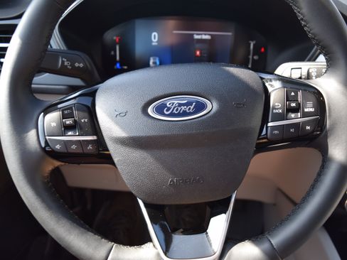 Certified 2023 Ford Escape Active AWD/4WD image 10