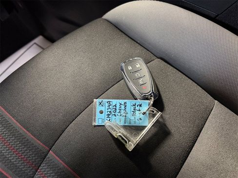 Used 2022 Chevrolet Equinox RS w/ Infotainment Package image 32