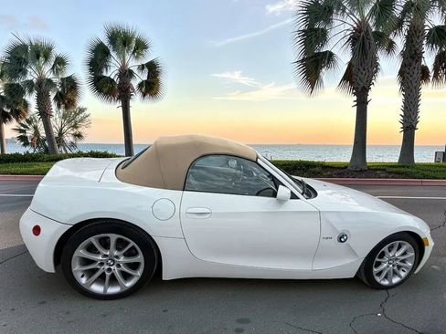 Used 2006 BMW Z4 3.0i RWD image 11