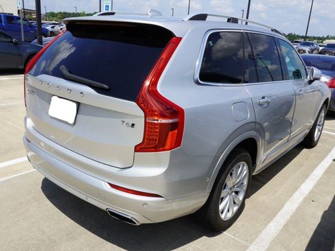 Used 2016 Volvo XC90 T6 Momentum image 6
