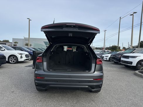 Used 2019 Audi Q8 Prestige w/ Luxury Package image 6