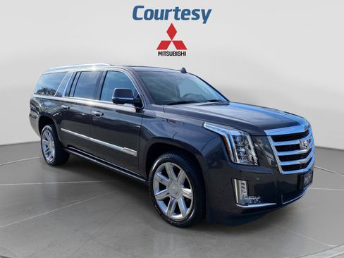 Used 2017 Cadillac Escalade ESV Premium Luxury AWD/4WD image 9