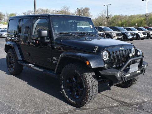 Used 2012 Jeep Wrangler Unlimited Sahara AWD/4WD image 5