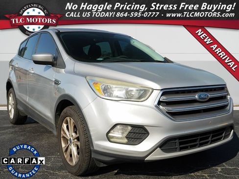 Used 2017 Ford Escape SE FWD image 1