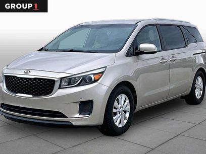 Used 2017 Kia Sedona LX w/ LX Essentials Premium Package