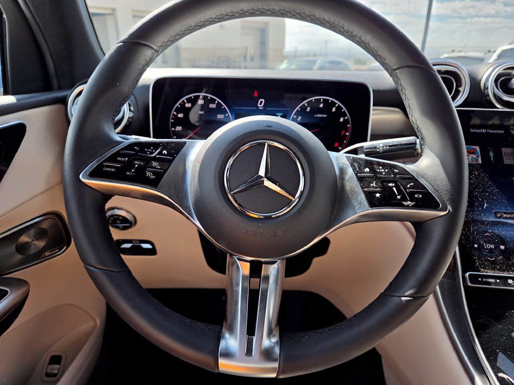 Used 2026 Mercedes-Benz GLC 300 image 16