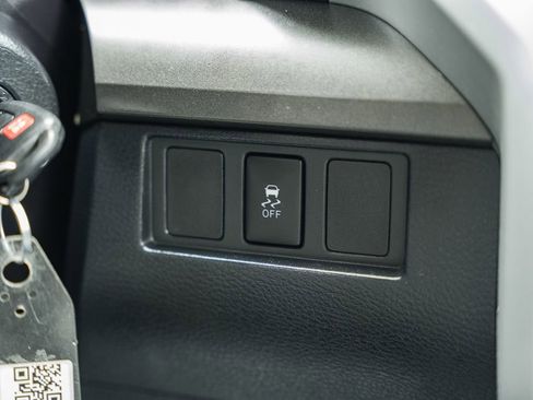 Used 2018 Toyota Tundra SR5 w/ SR5 Upgrade Package image 29