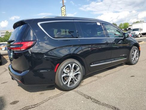 New 2026 Chrysler Pacifica Pinnacle FWD image 6