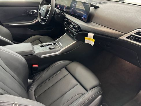 Used 2025 BMW 330i Sedan w/ Premium Package image 27