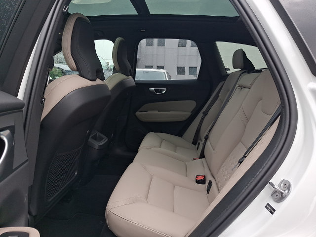 Used 2026 Volvo XC60 B5 Plus AWD/4WD image 10