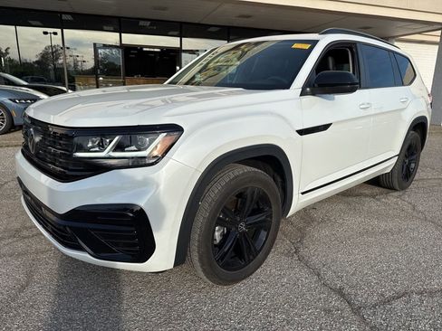 Used 2023 Volkswagen Atlas SEL R-Line image 10