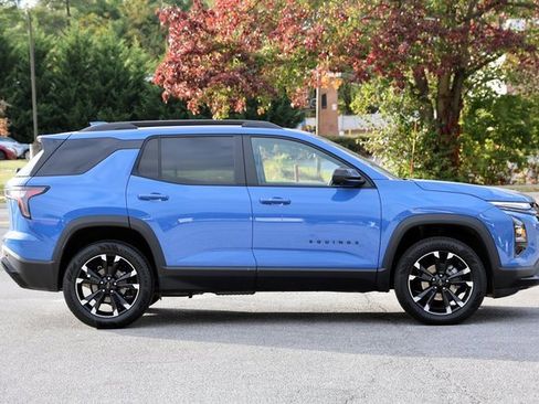 Used 2025 Chevrolet Equinox RS w/ Safety and Technology Package image 4