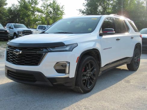Used 2022 Chevrolet Traverse Premier w/ Redline Edition FWD image 2