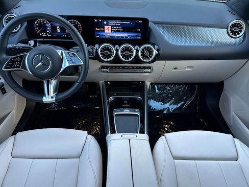 Used 2025 Mercedes-Benz GLA 250 image 13